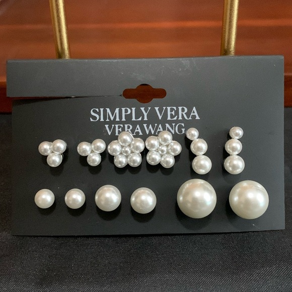 NWT Simply Vera Vera Wang 6 pair set of faux pearl earrings - Picture 1 of 1
